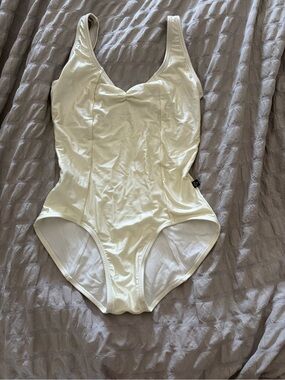 Women Jules dance wear medium Cream leotard